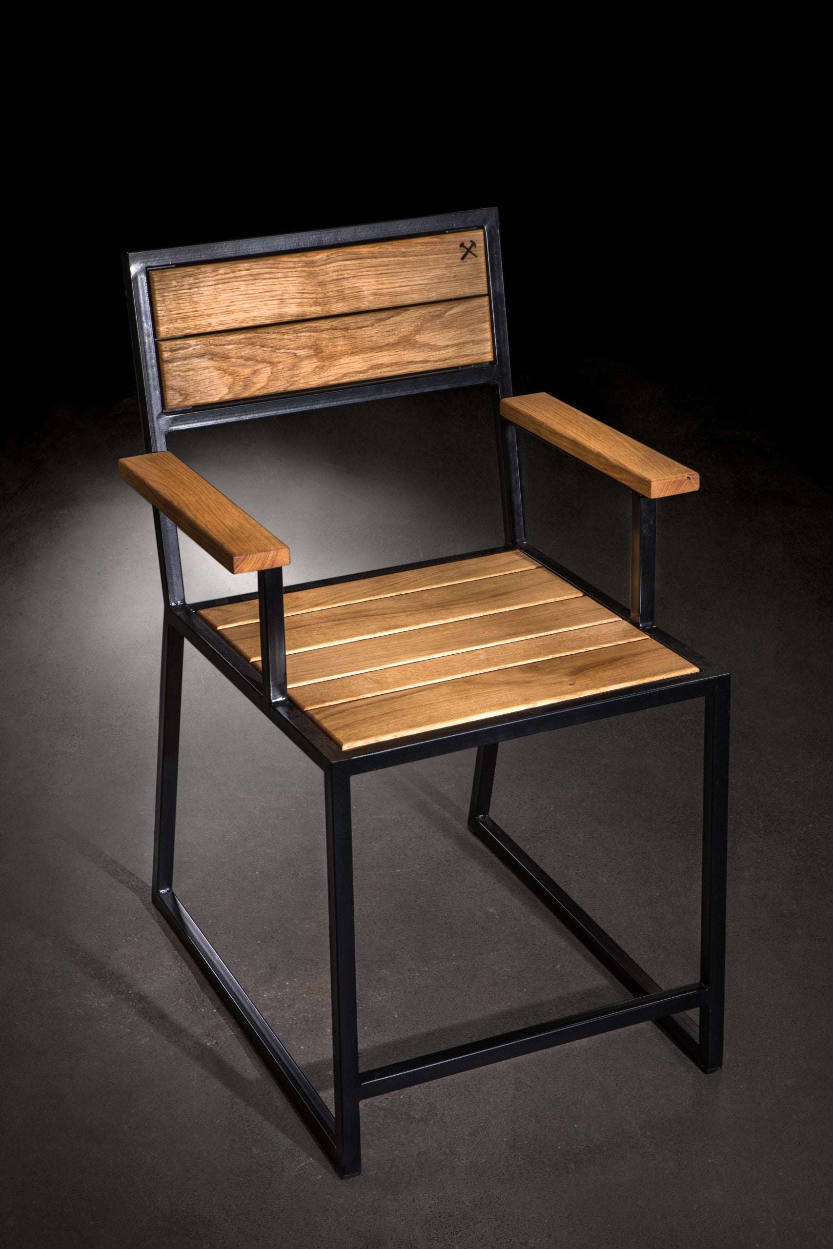 THE SUNSET STOL Z NASLONJALOM ZA HRBET IN ROKE