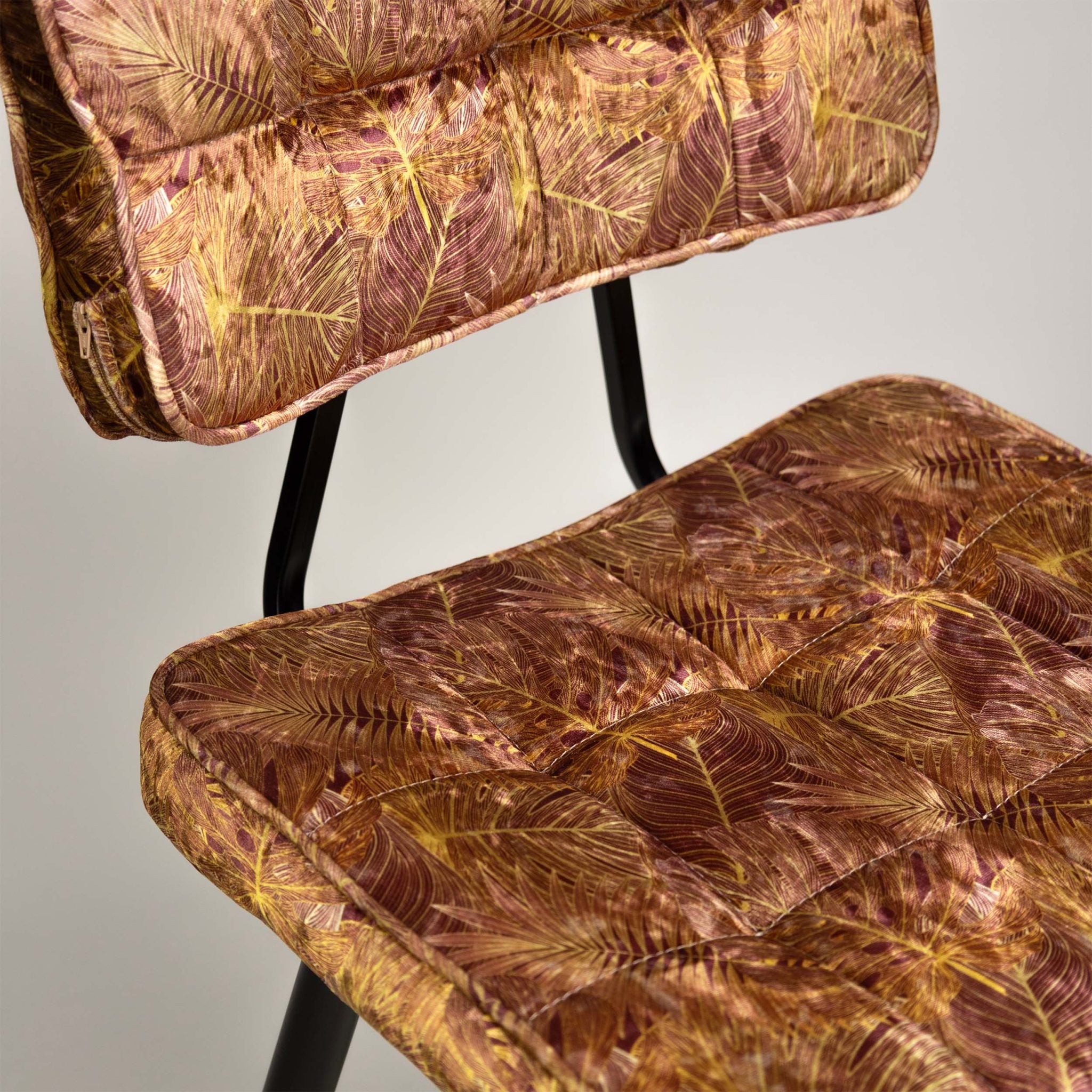 NILLY STOL RUMEN VZOREC