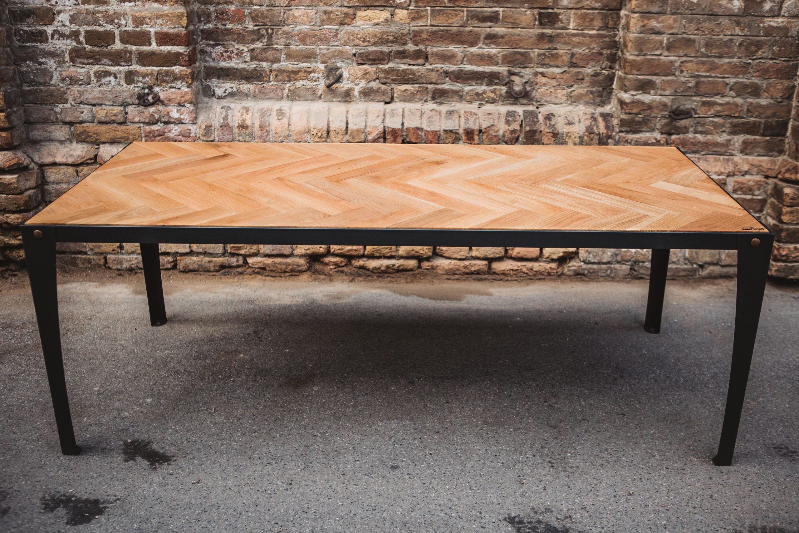 THE THEORY JEDILNA MIZA