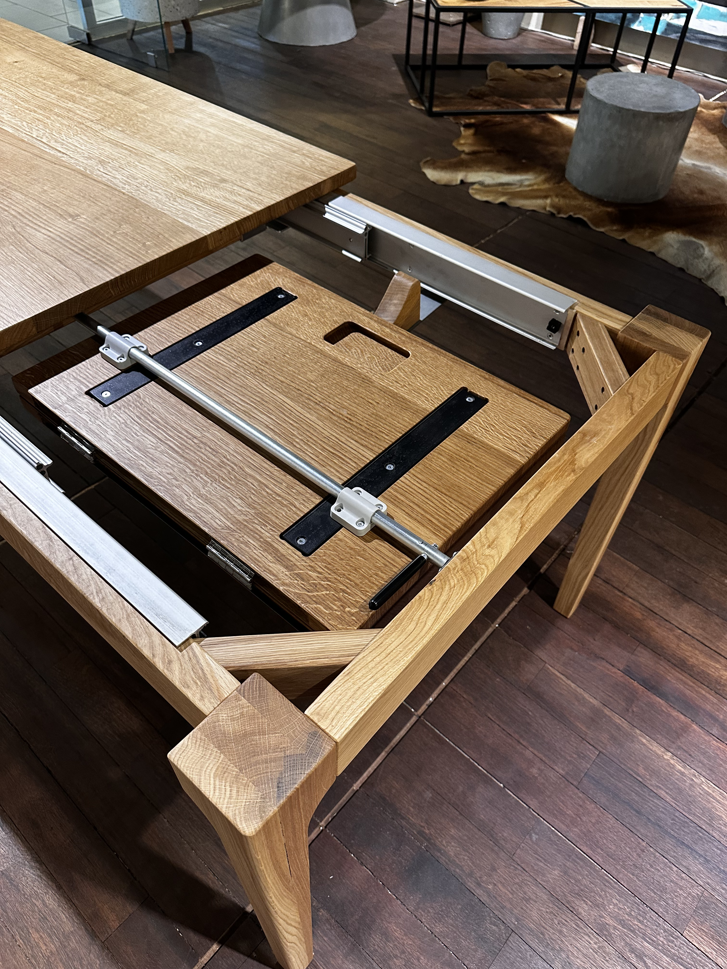THE INSPIRATION DINING TABLE