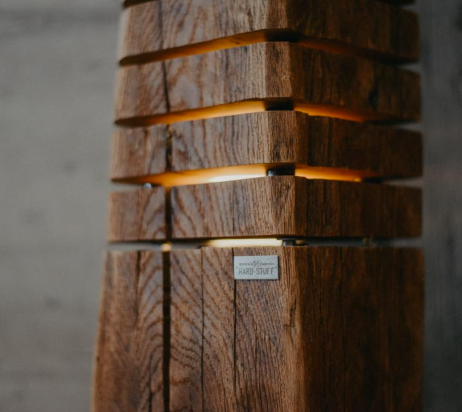 THE BURNING WOOD SVETILKA