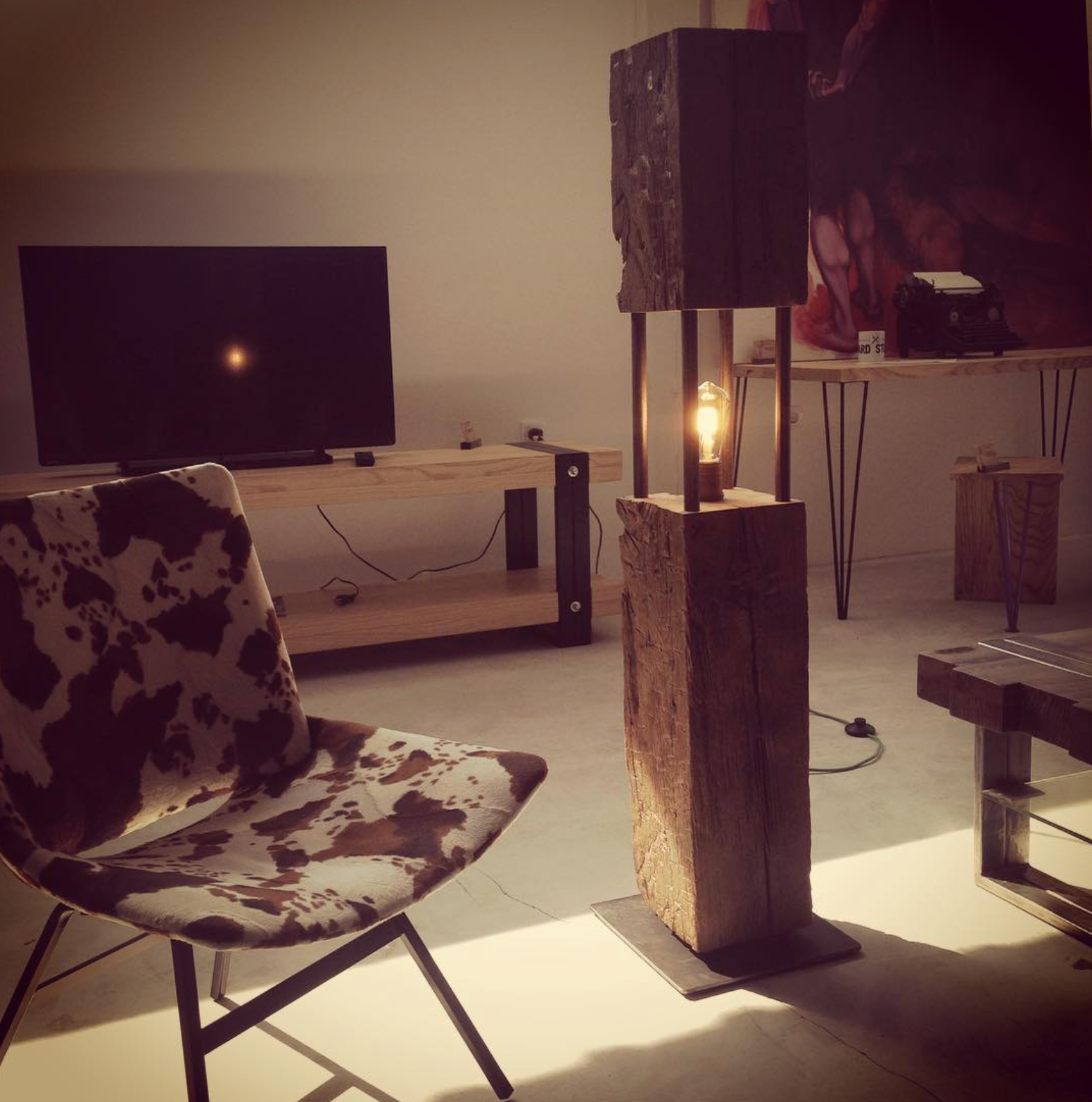 THE CUBE VELIKA SVETILKA