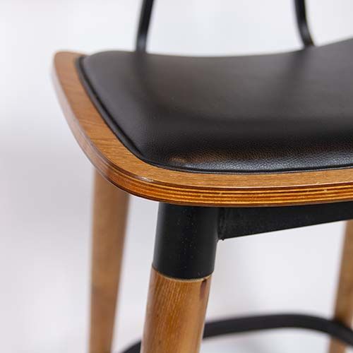 STUDOS BARSTOOL BLACK