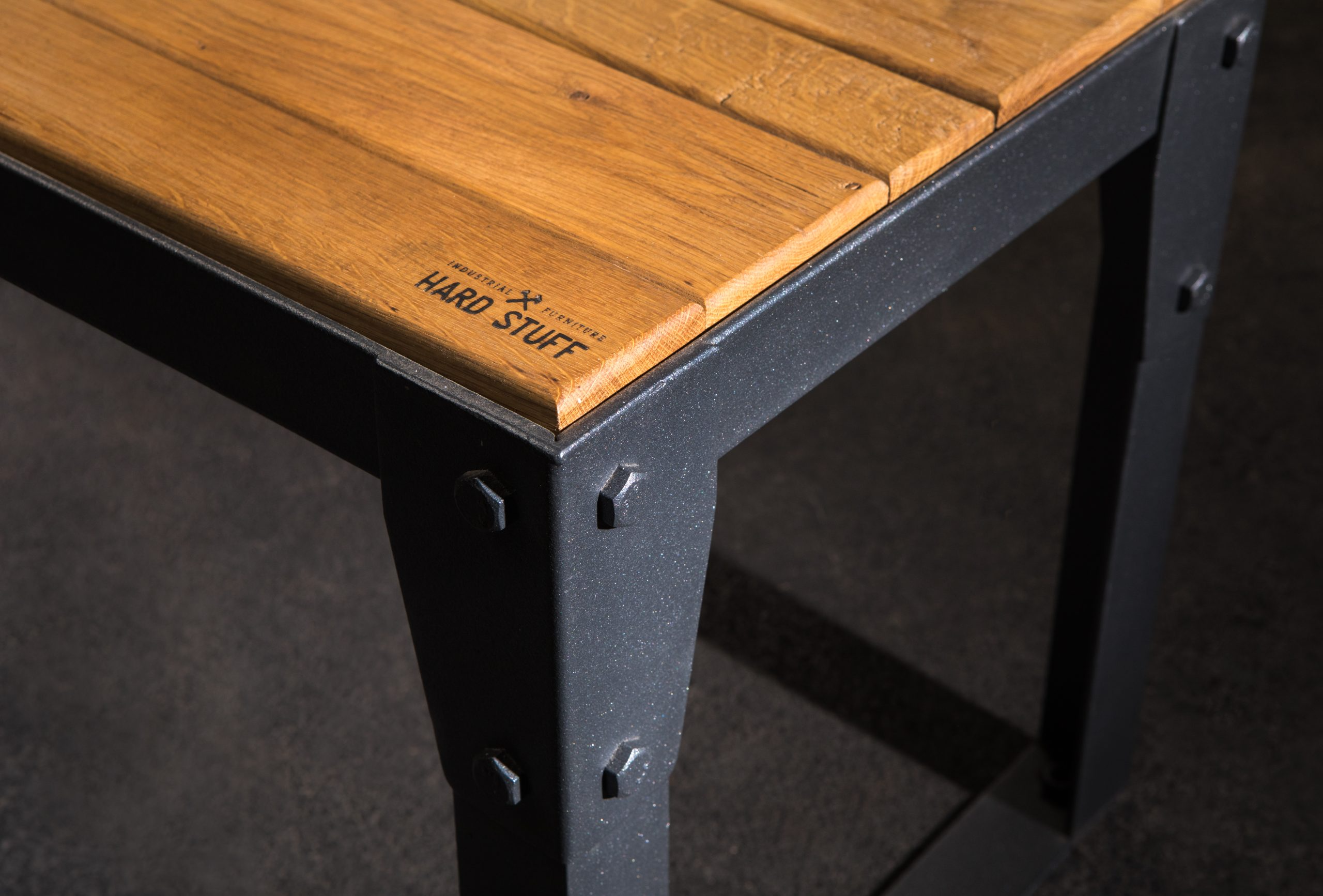 THE PIAZZA DINING TABLE