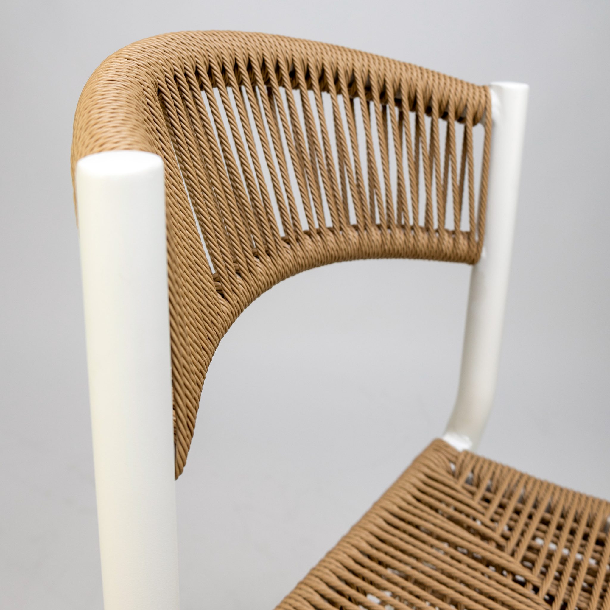 Oliver zunanji stol brez naslonjala za roke bel-naraven