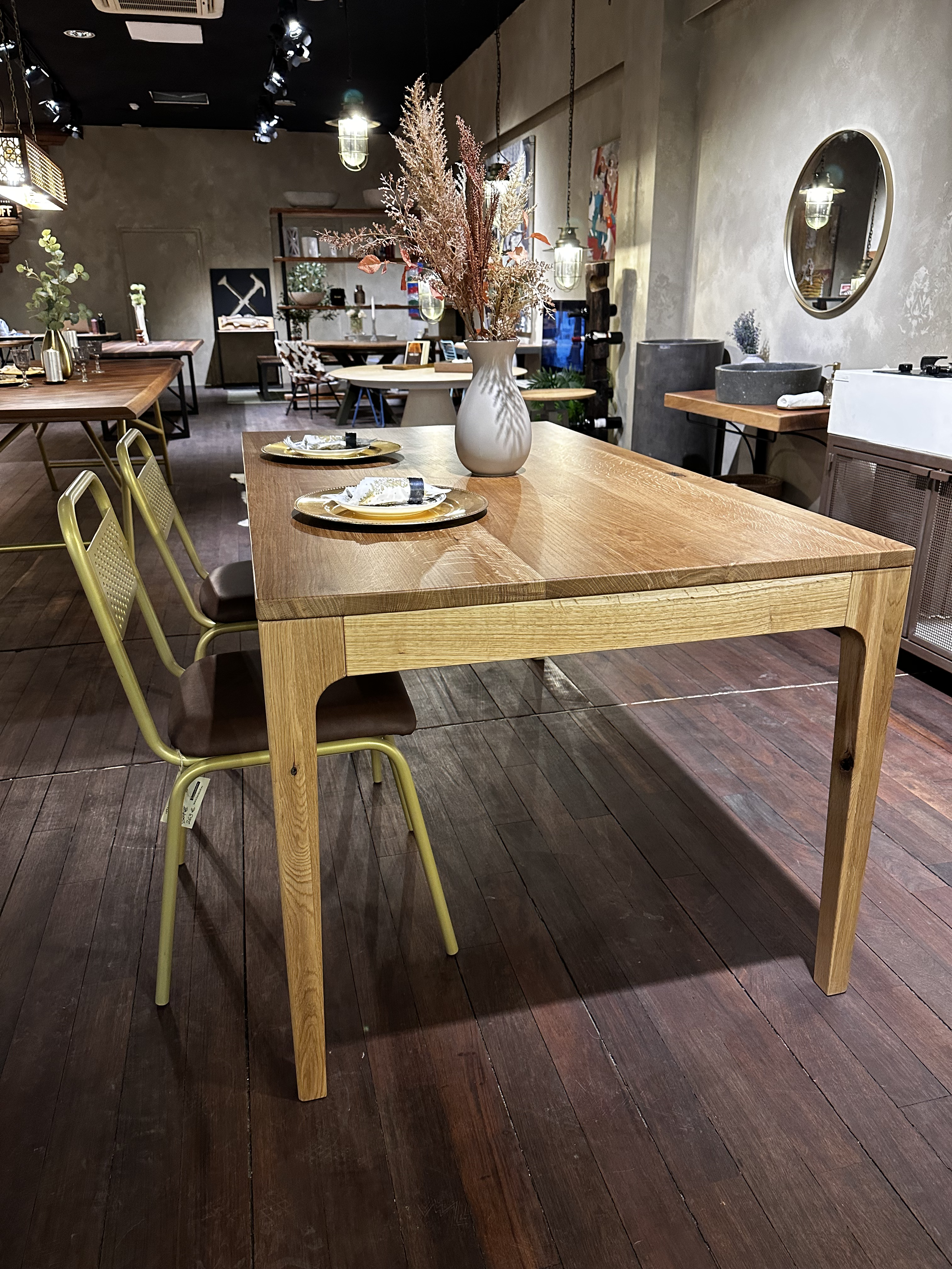THE INSPIRATION DINING TABLE