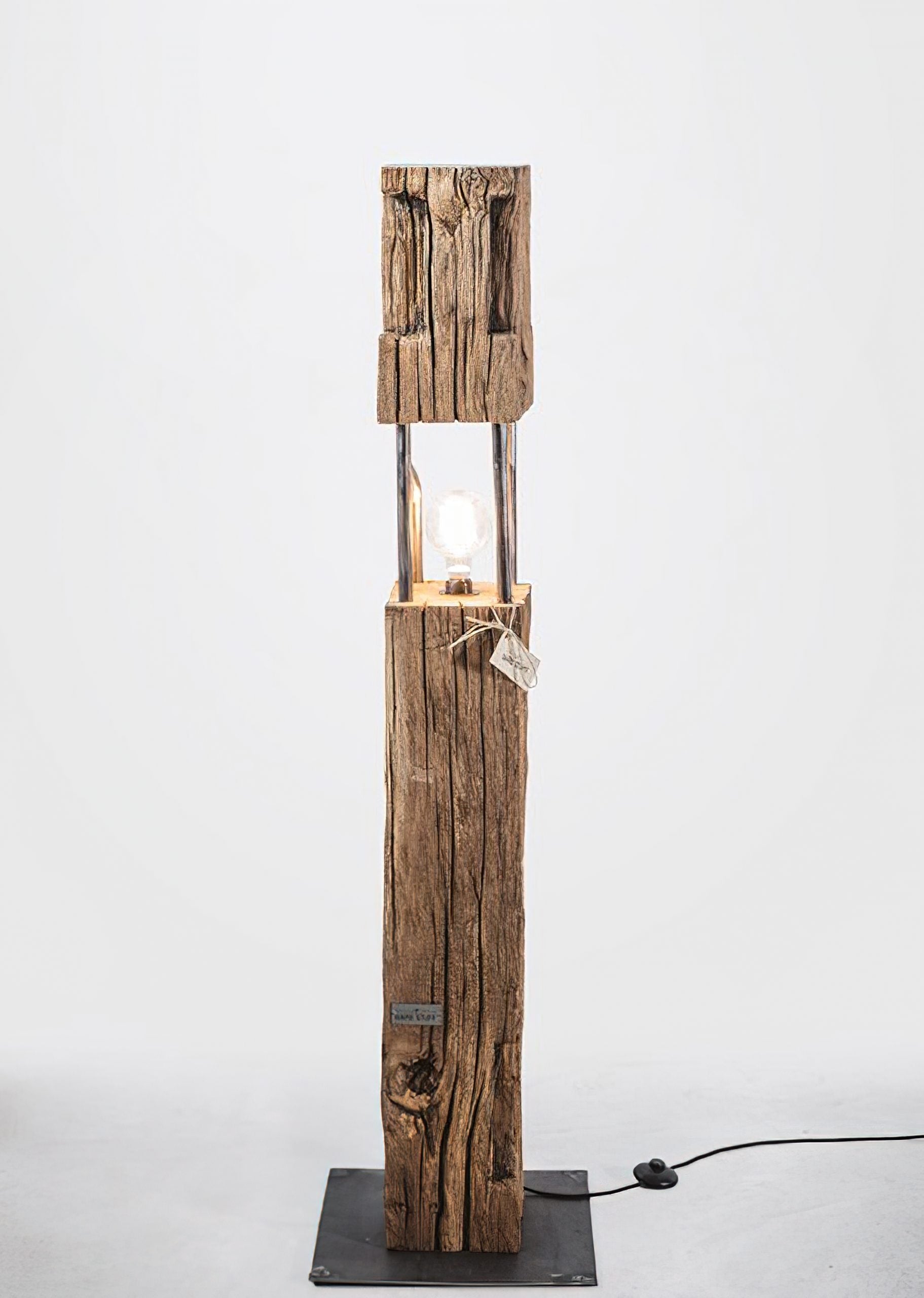 THE CUBE VELIKA SVETILKA