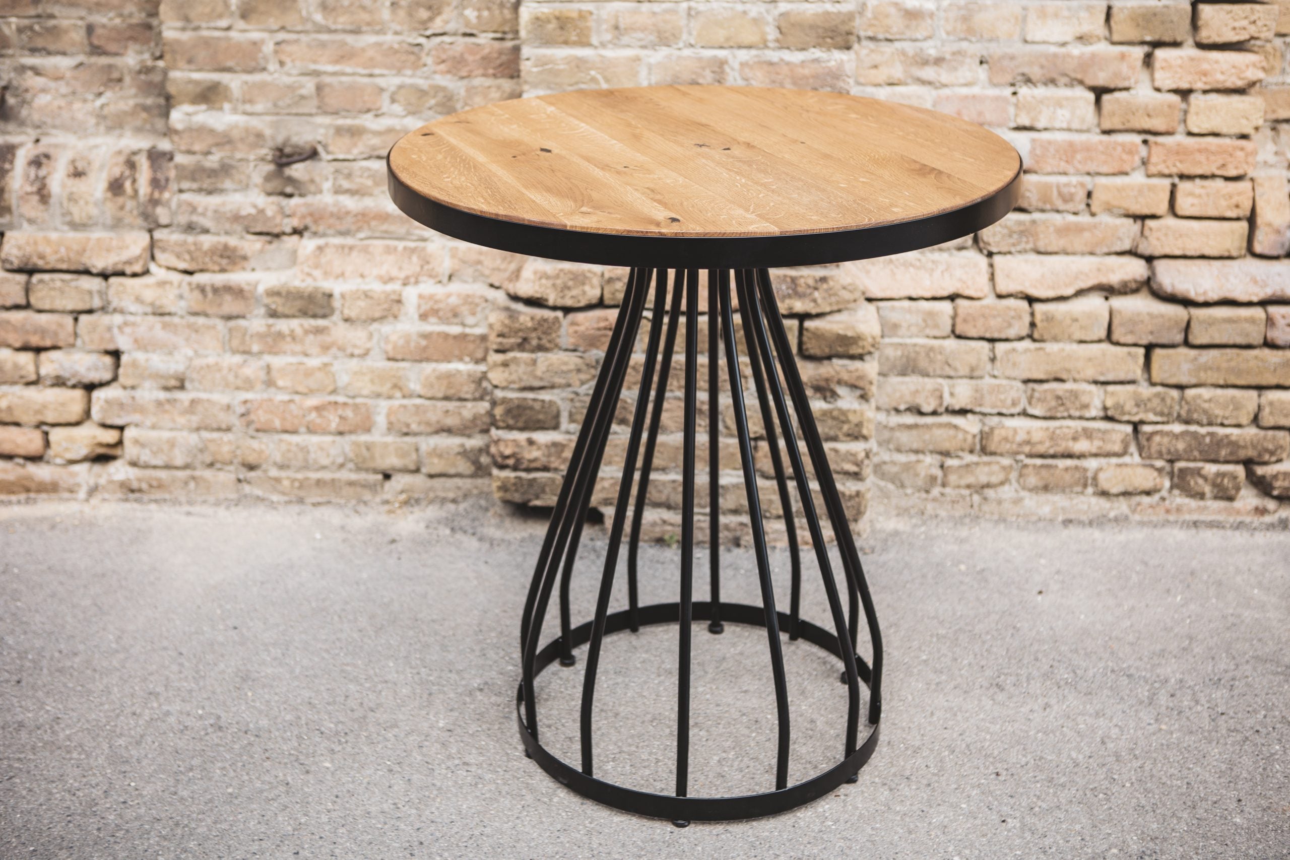 THE CAGE JEDILNA MIZA 