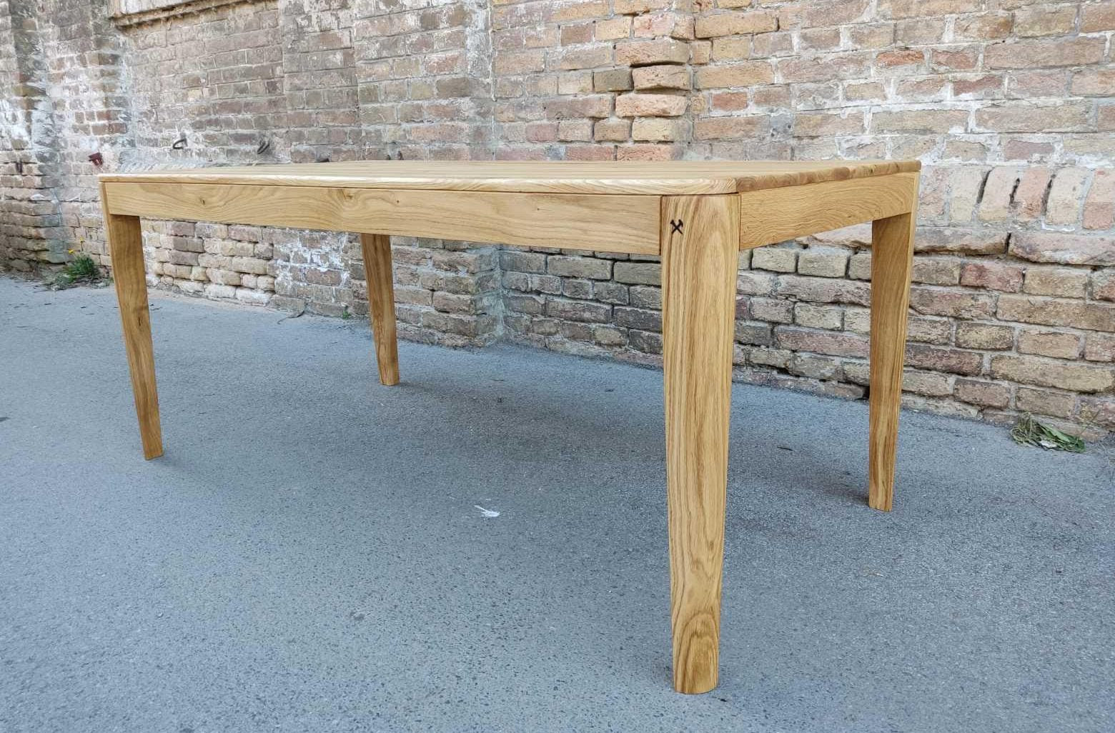 THE SARGE JEDILNA MIZA