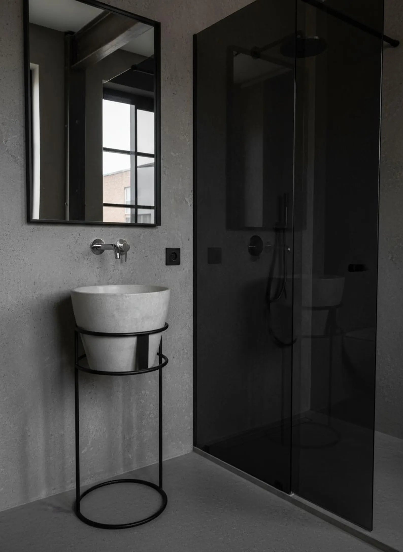 THE EGG CONCRETE SINK